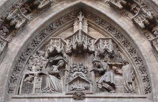 Tímpano de la portada del Nacimiento de la catedral de Sevilla. Mercadante de Bretaña (c. 1460). Fotografía de Juan Ruiz Jiménez