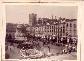 Plaza Bibarrambla en las fiestas del Corpus (finales del siglo XIX). Fotografía de José García Ayola